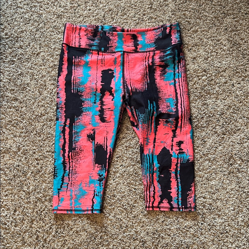 Fabletics Women's Capris in Pink and Blue Abstract